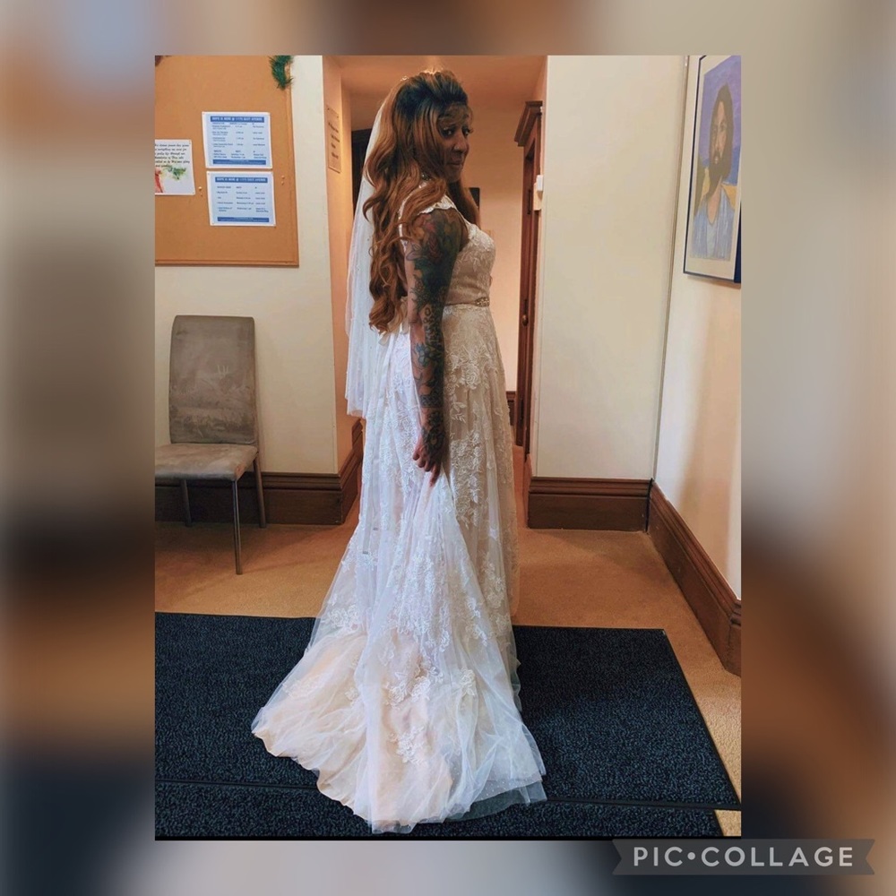 Stunning David’s Bridal wedding dress
